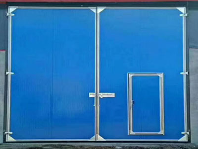 提升門門板安裝