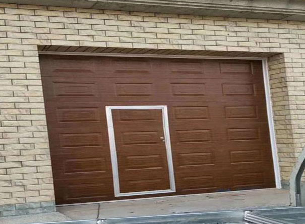 電動(dòng)車庫門安裝: